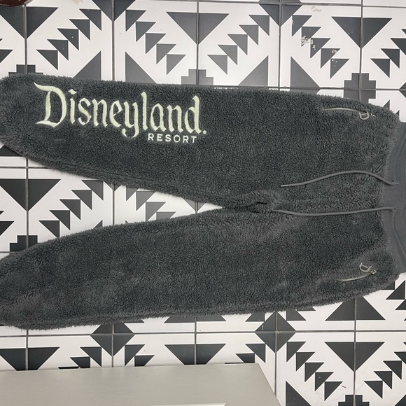 DISNEYLAND Grey Cozy & Fuzzy Drawstring Sherpa Joggers! - Picture 2 of 6